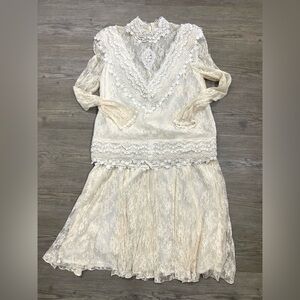 Vintage Elegant Lace Cream Top Skirt Set Small